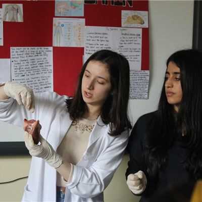 SULEIMANIAH STUDENTS TAKE PART IN SCIENCE FAIR